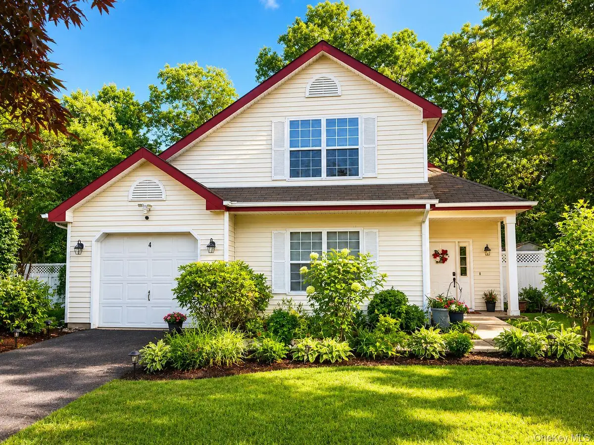 4 Blair Court, Coram, NY 11727 - #1