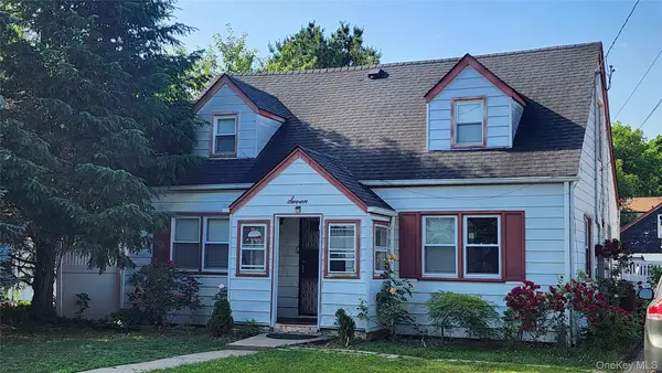 7 Walters Avenue, Syosset, NY 11791