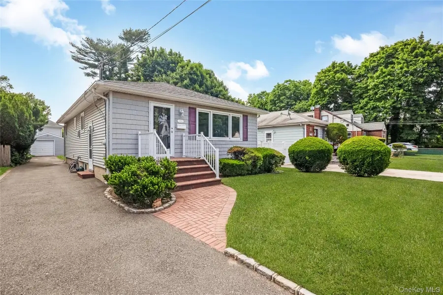 6 Center Street #20, Hicksville, NY 11801 - #2