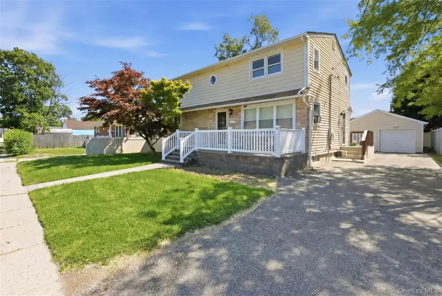 7 Penndale Drive, Amityville, NY 11701 - #2