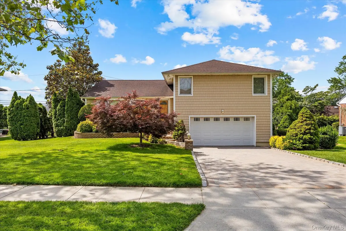228 Robby Lane, Manhasset Hills, NY 11040 - #1