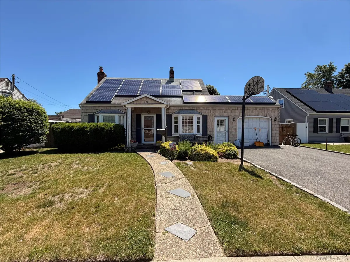 19 Surrey Lane, Levittown, NY 11756 - #1