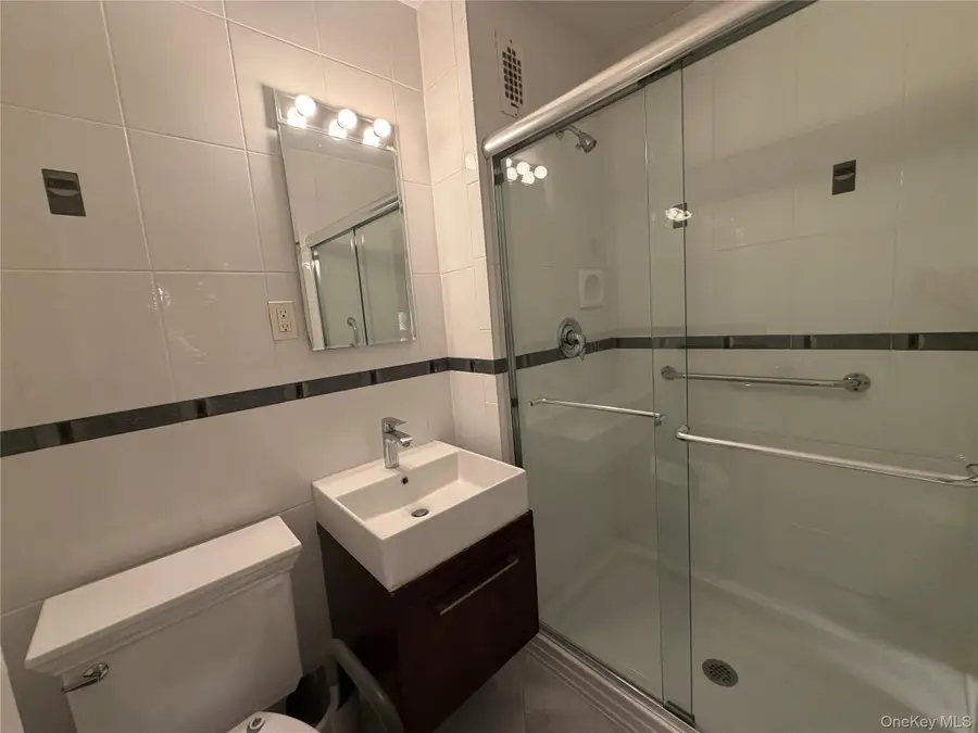 40 Stoner Avenue #1R, Great Neck, NY 11021 - #3