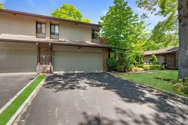 302 Vista Drive, Jericho, NY 11753
