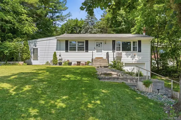 23 Dupay Road, Pleasant Valley, NY 12569