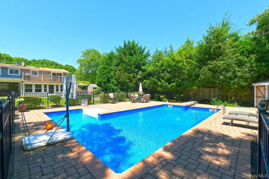 183 6th Avenue, Holtsville, NY 11742 - #3