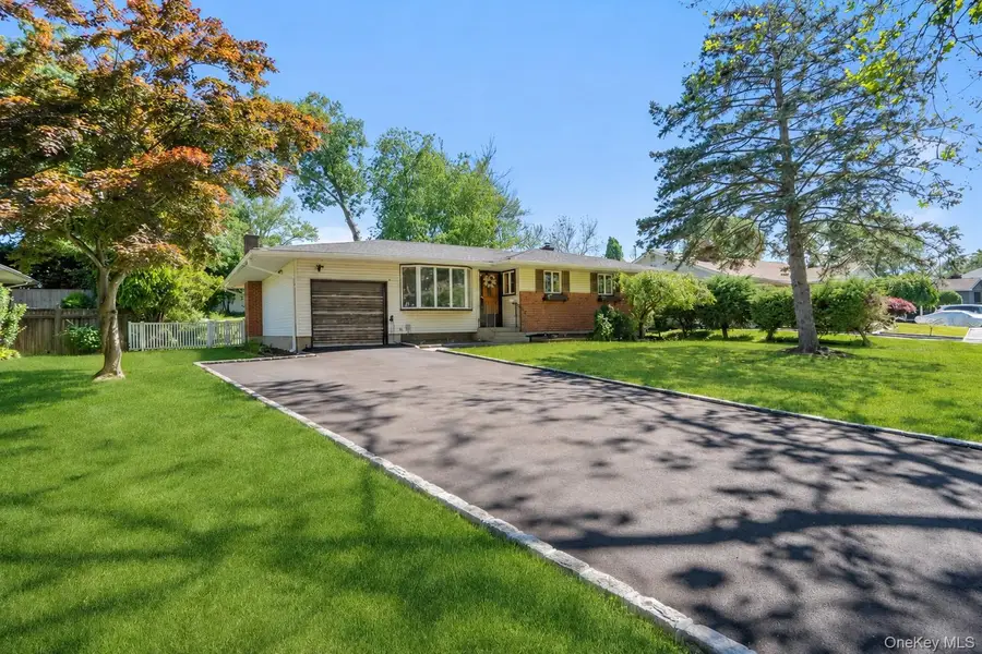 39 Tanglewood Drive, Smithtown, NY 11787 - #3