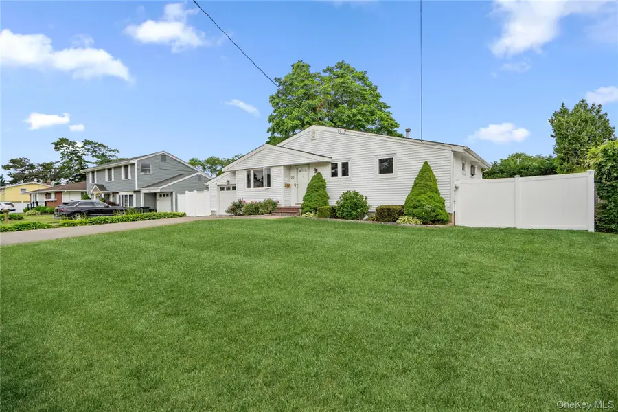 90 W 14th Street, Deer Park, NY 11729 - #2