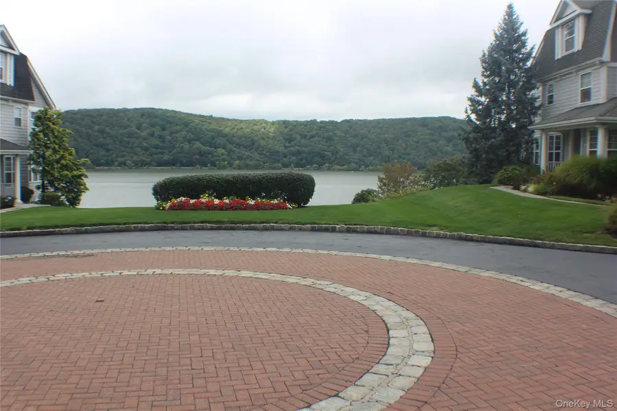 303 Bridgeview Drive, Poughkeepsie, NY 12601 - #3