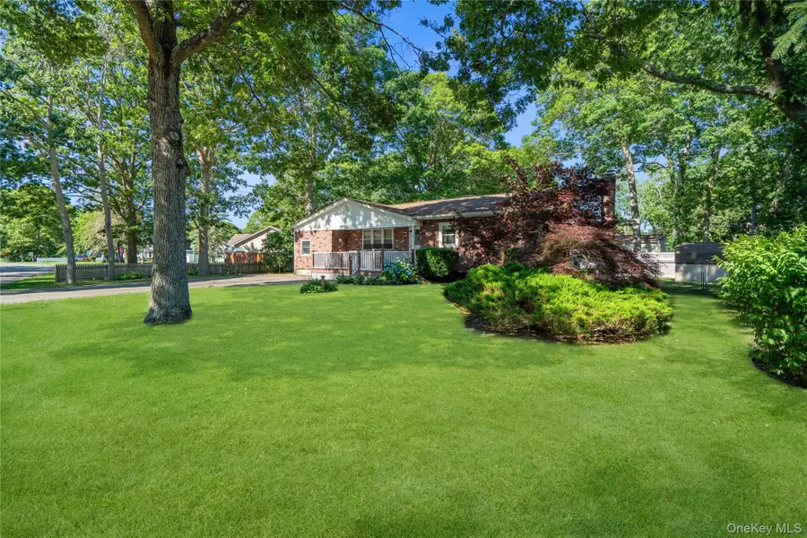 35 Corbin Avenue, Shirley, NY 11967 - #3