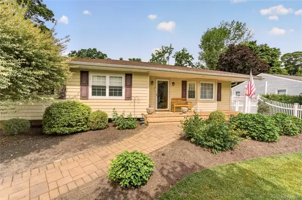 76 Burlington Boulevard, Smithtown, NY 11787