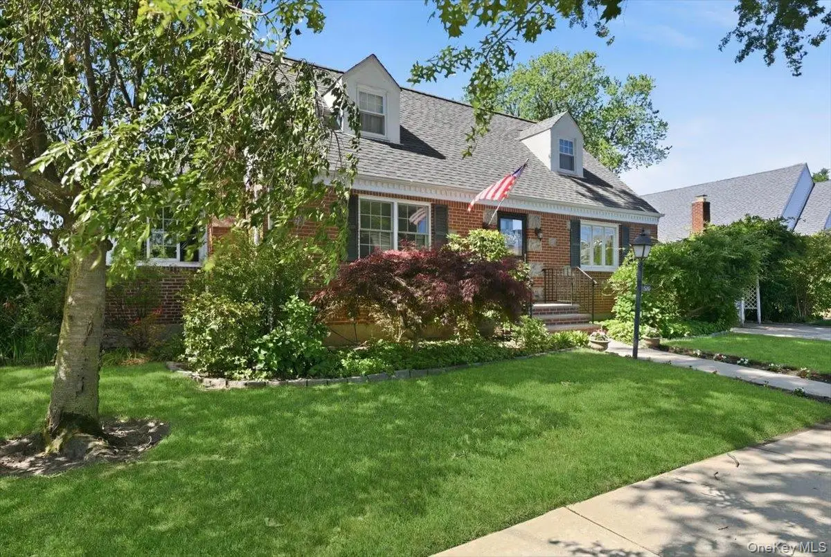 656 5th Avenue, New Hyde Park, NY 11040 - #1