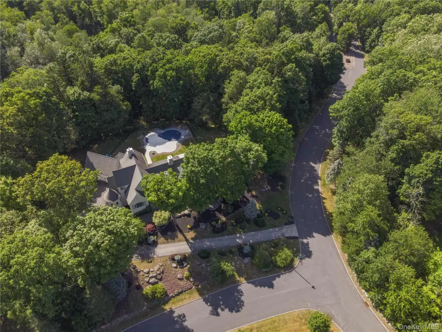 10 Greenwich Avenue, Central Valley, NY 10917 - #3