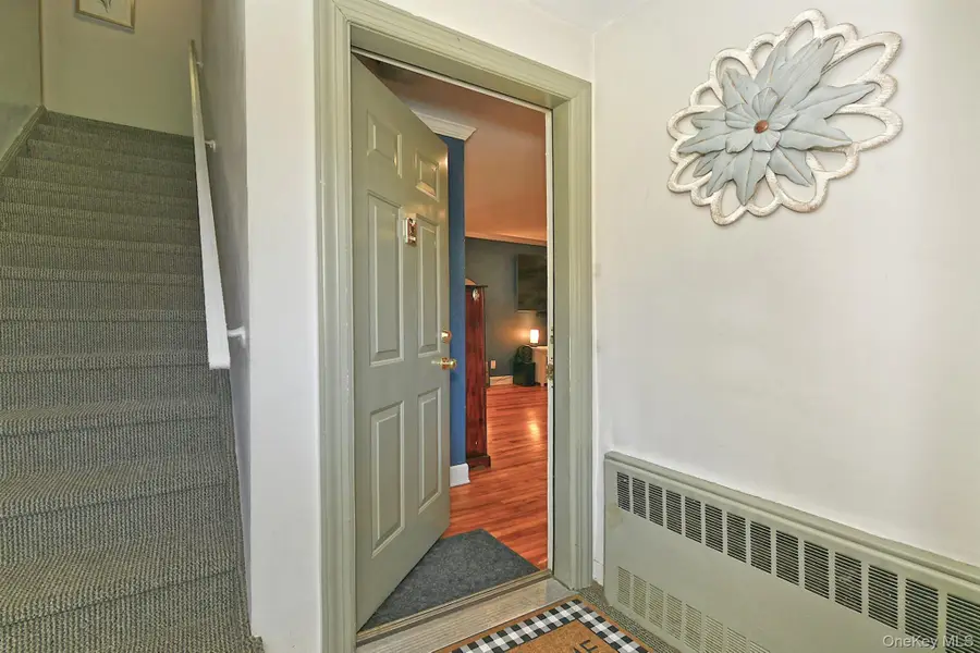 172 Edmunton Drive #D9, North Babylon, NY 11703 - #3