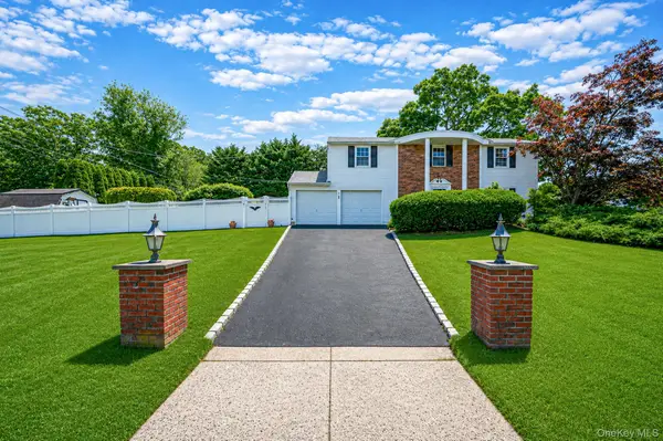 2 Barry Lane, Mount Sinai, NY 11766