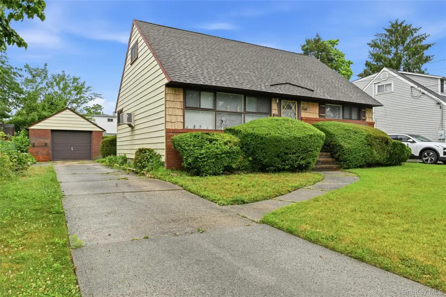 50 Moeller Street, Hicksville, NY 11801 - #3