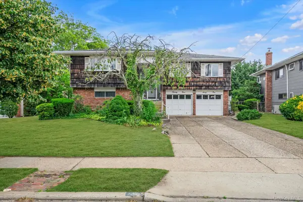 2961 Hewlett Avenue, Merrick, NY 11566