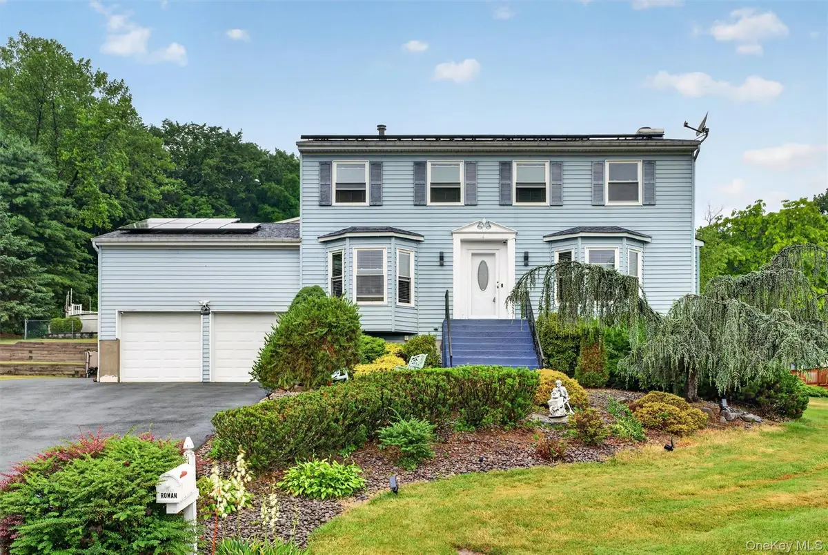 4 Shaker Court, New Windsor, NY 12553 - #1