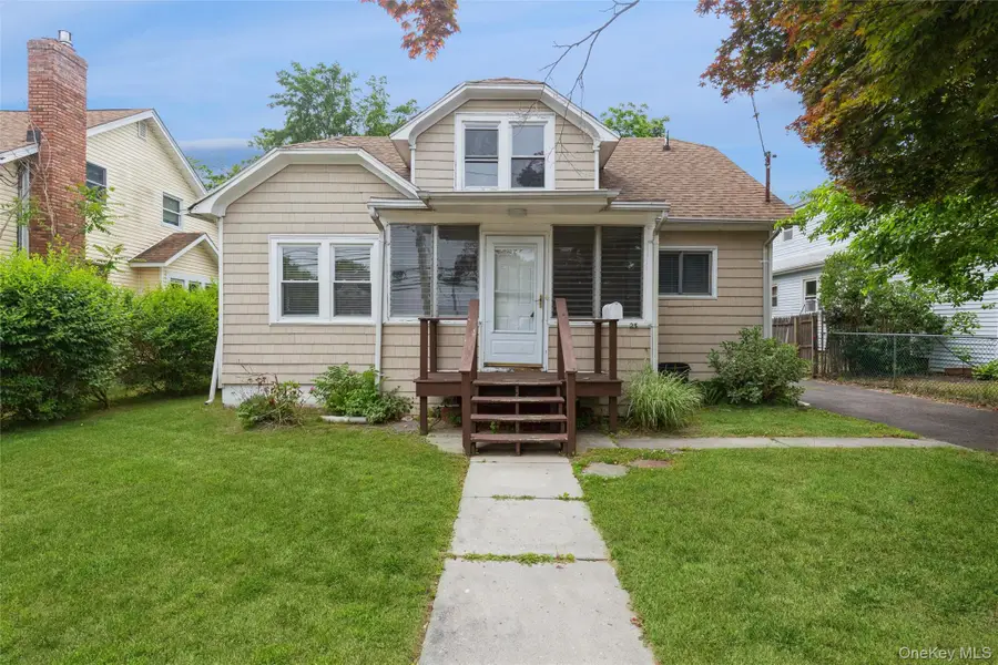 23 S Summit Avenue, Patchogue, NY 11772 - #2