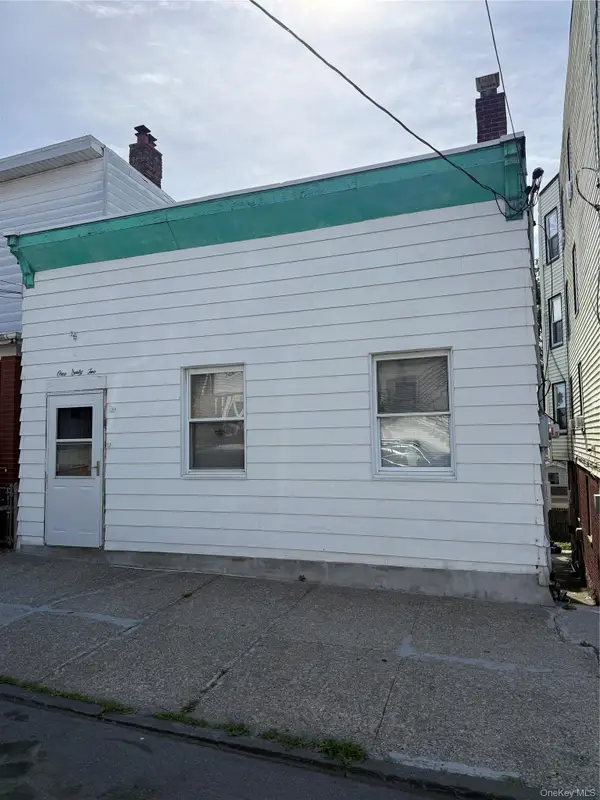 162 Voss Avenue, Yonkers, NY 10703