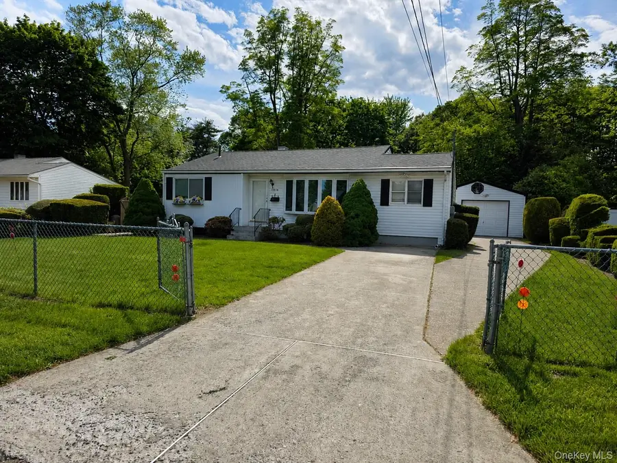 1614 N Gardiner Drive, Bay Shore, NY 11706 - #2