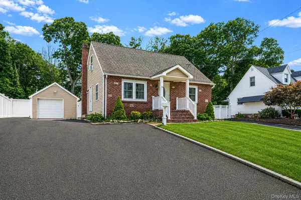 34 Weichers Street, Ronkonkoma, NY 11779