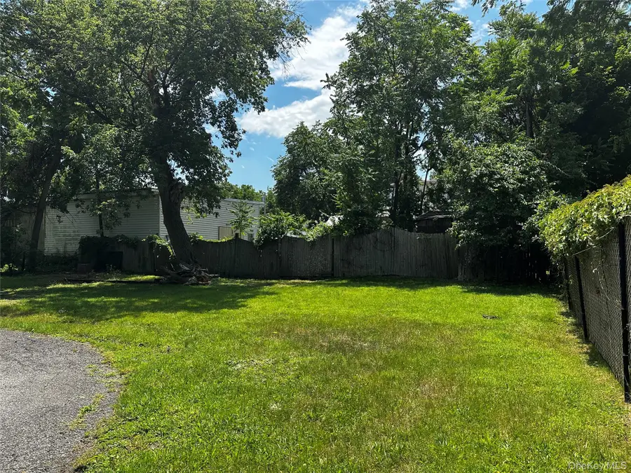 7 Columbus Street, New Windsor, NY 12553 - #3