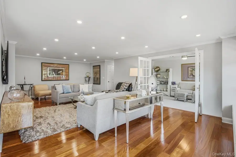 166-25 Powells Cove Boulevard #4M, Beechhurst, NY 11357 - #3
