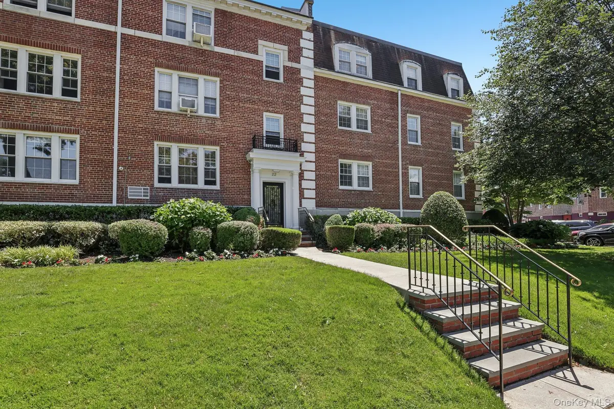 22 Hamilton Place #I3, Garden City, NY 11530 - #1