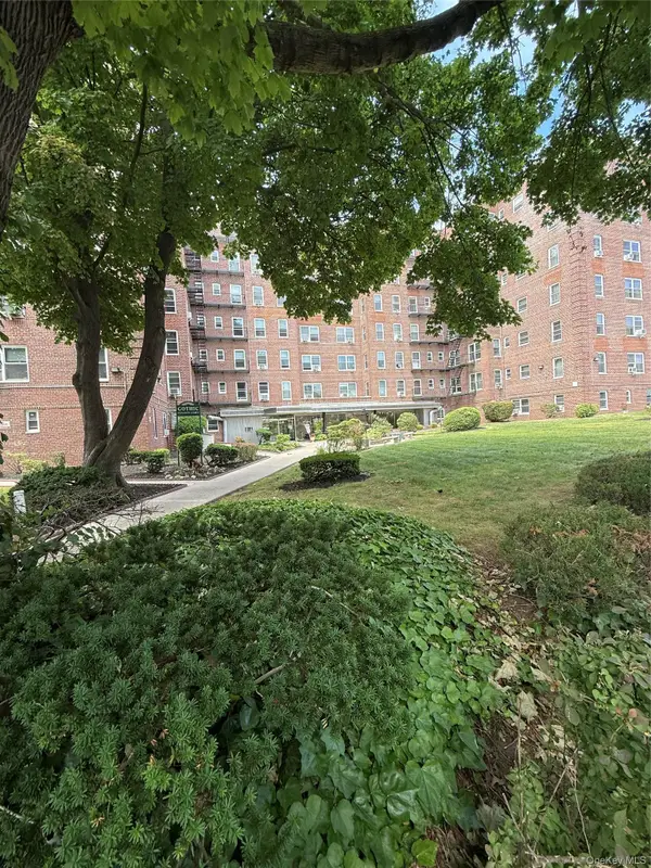 84-50 169th Street #508, Jamaica Hills, NY 11432