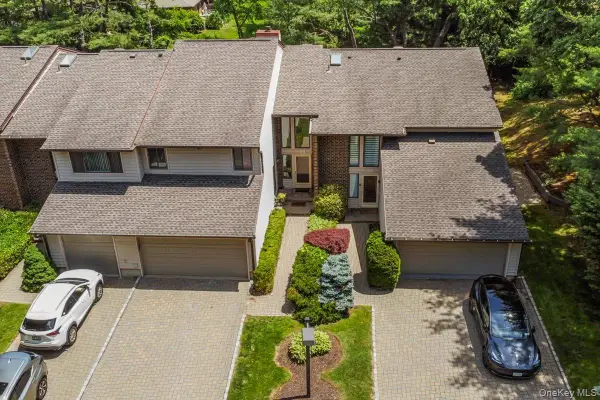 2 Maple Run Drive, Jericho, NY 11753