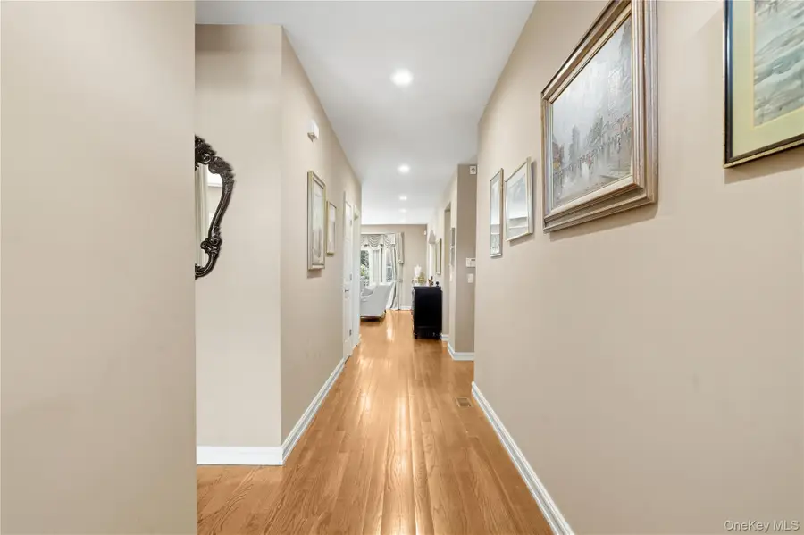 5 Daniels Way, Bay Shore, NY 11706 - #2