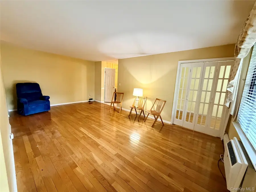 20 Foxwood Drive #1, Pleasantville, NY 10570 - #3