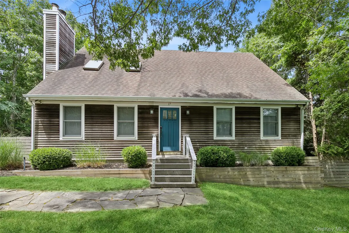 17 Squires Boulevard, Hampton Bays, NY 11946 - #1