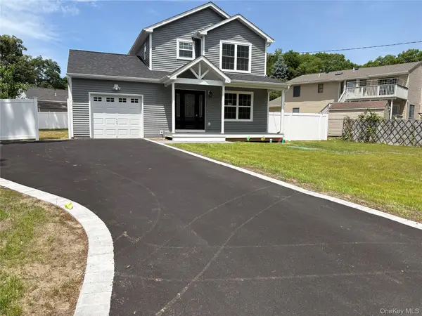 492 Blue Point Road,, Farmingville, NY 11738