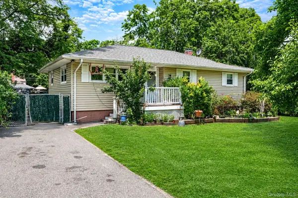 71 Pinewood Drive, Shirley, NY 11967