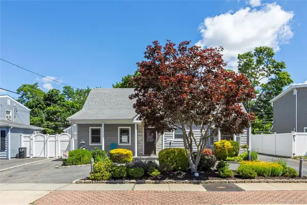 51 Cliff Lane, Levittown, NY 11756