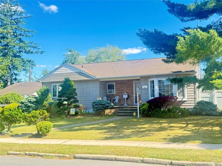 685 Seabury Avenue, Franklin Square, NY 11010 - #2