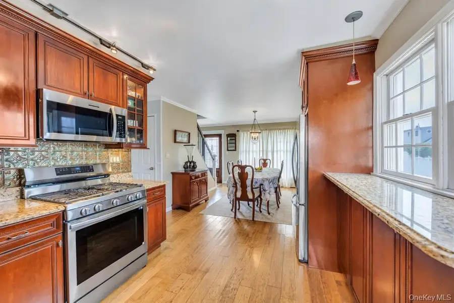 66 Vincent Road, Hicksville, NY 11801 - #3