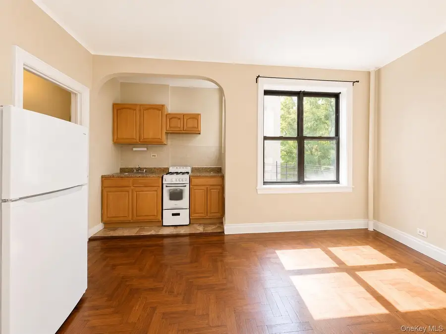 700 Oakland Place #5B, Bronx, NY 10457 - #3