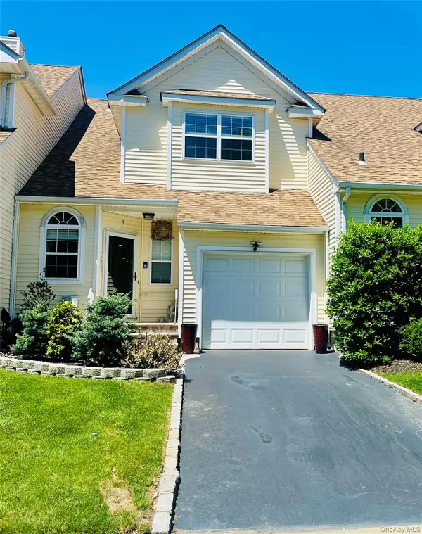3 Blueberry Court, Melville, NY 11747