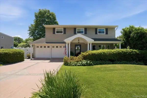 8 Griggs Drive, Greenlawn, NY 11740