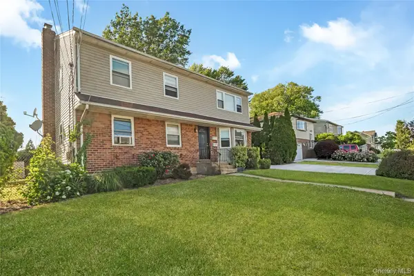 28 Baldwin Street, Farmingdale, NY 11735