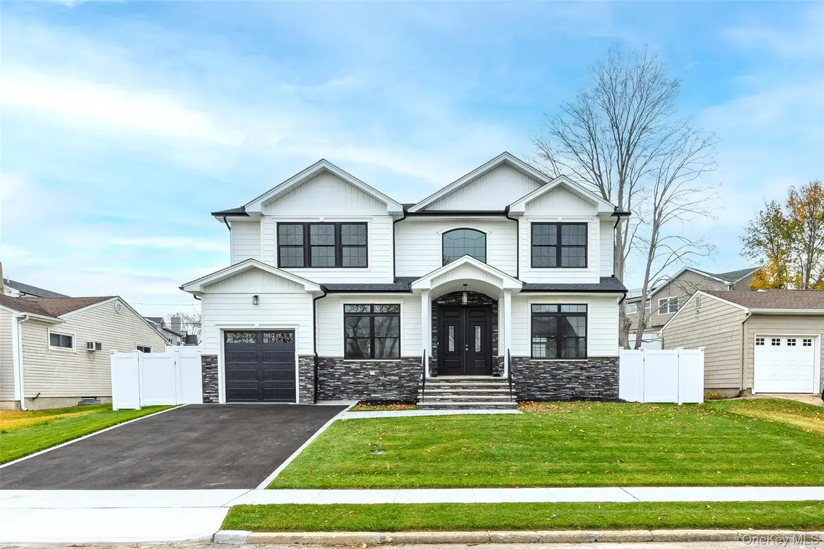 21 Devon Road, Bethpage, NY 11714 - #1
