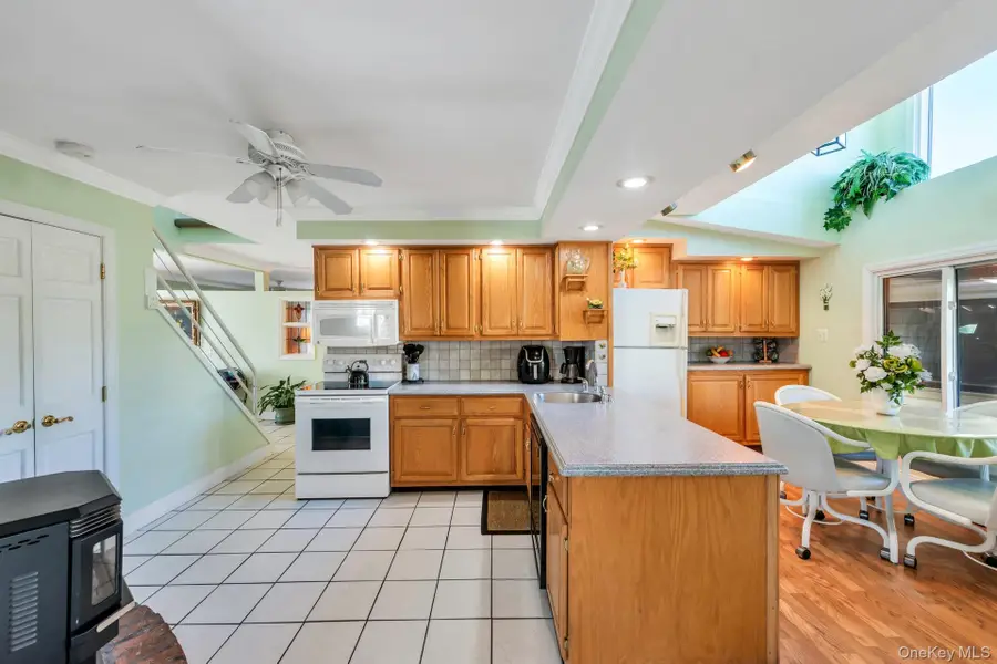 3591 Fiddler Lane, Bethpage, NY 11714 - #3