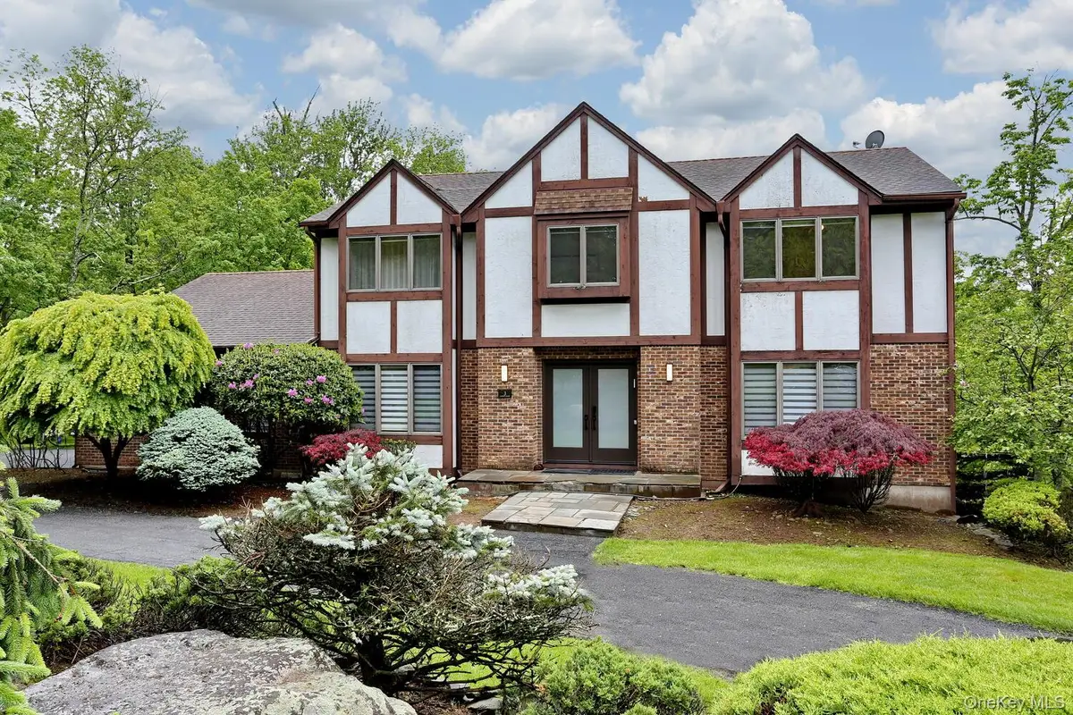 3 Larissa Court, Airmont, NY 10952 - #1