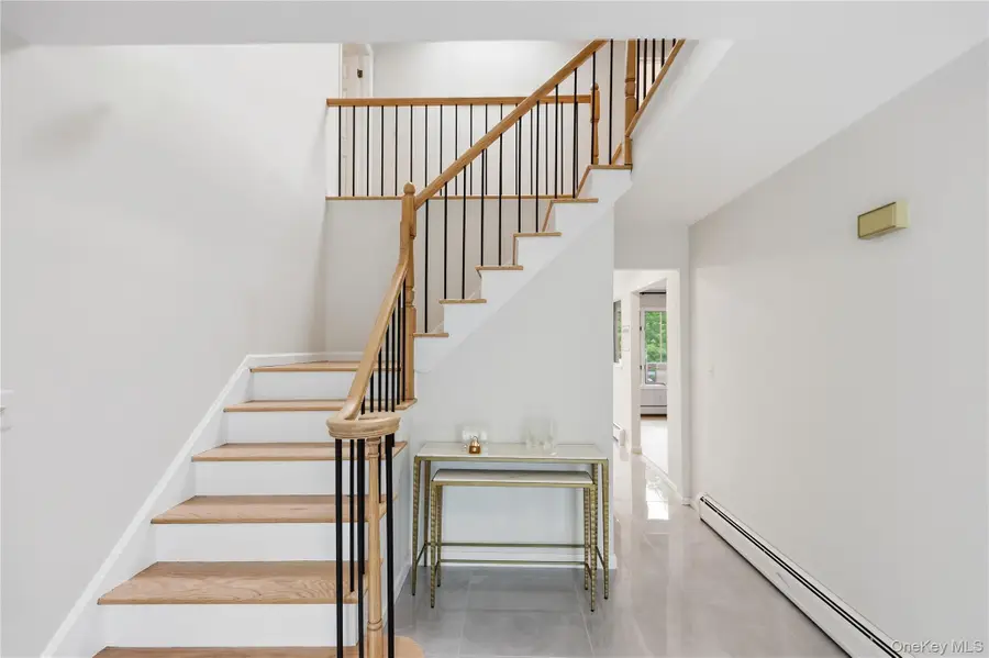 3 Larissa Court, Airmont, NY 10952 - #3