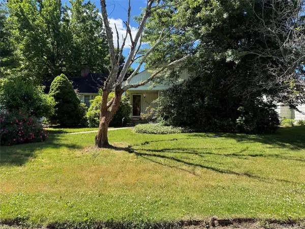 208 Overlook Terrace, East Hills, NY 11577