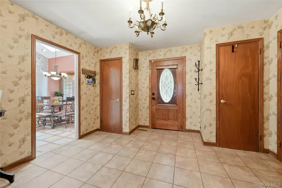 3 Partridge Lane, Huntington, NY 11743 - #3