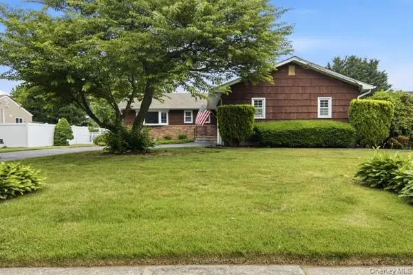 825 Karshick Street, Bohemia, NY 11716 - #2